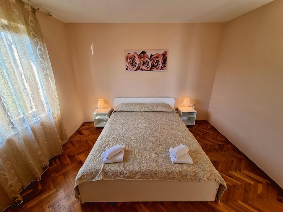 Apartments Ostrea - Ana Новалья Экстерьер фото